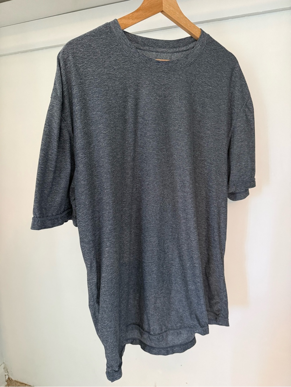2 true classic x large athletic tees blue and green